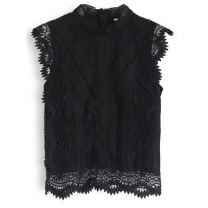✨🆕✨LACE IS MORE SLEEVELESS TOP IN BLACK